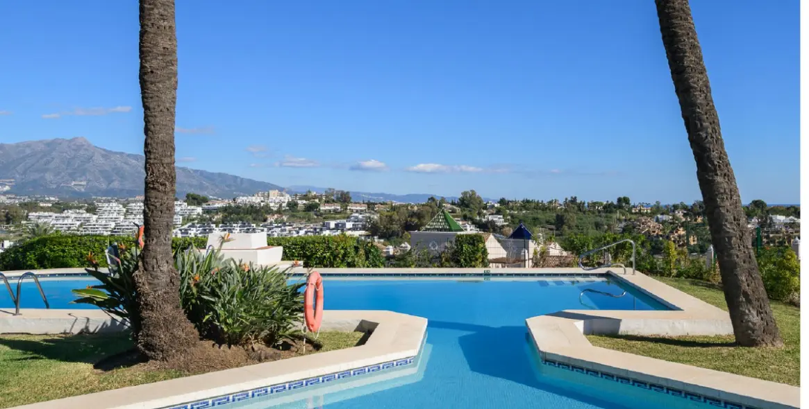 Sale of townhouse in Estepona 1