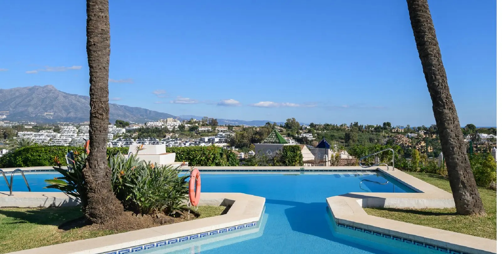 Продажа таунхауса в Estepona 1