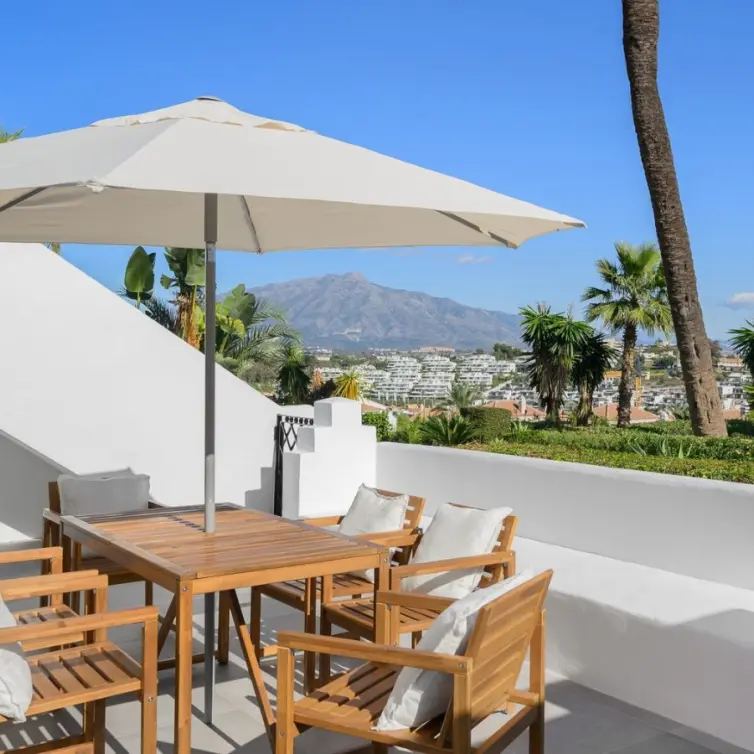 Sale of townhouse in Estepona