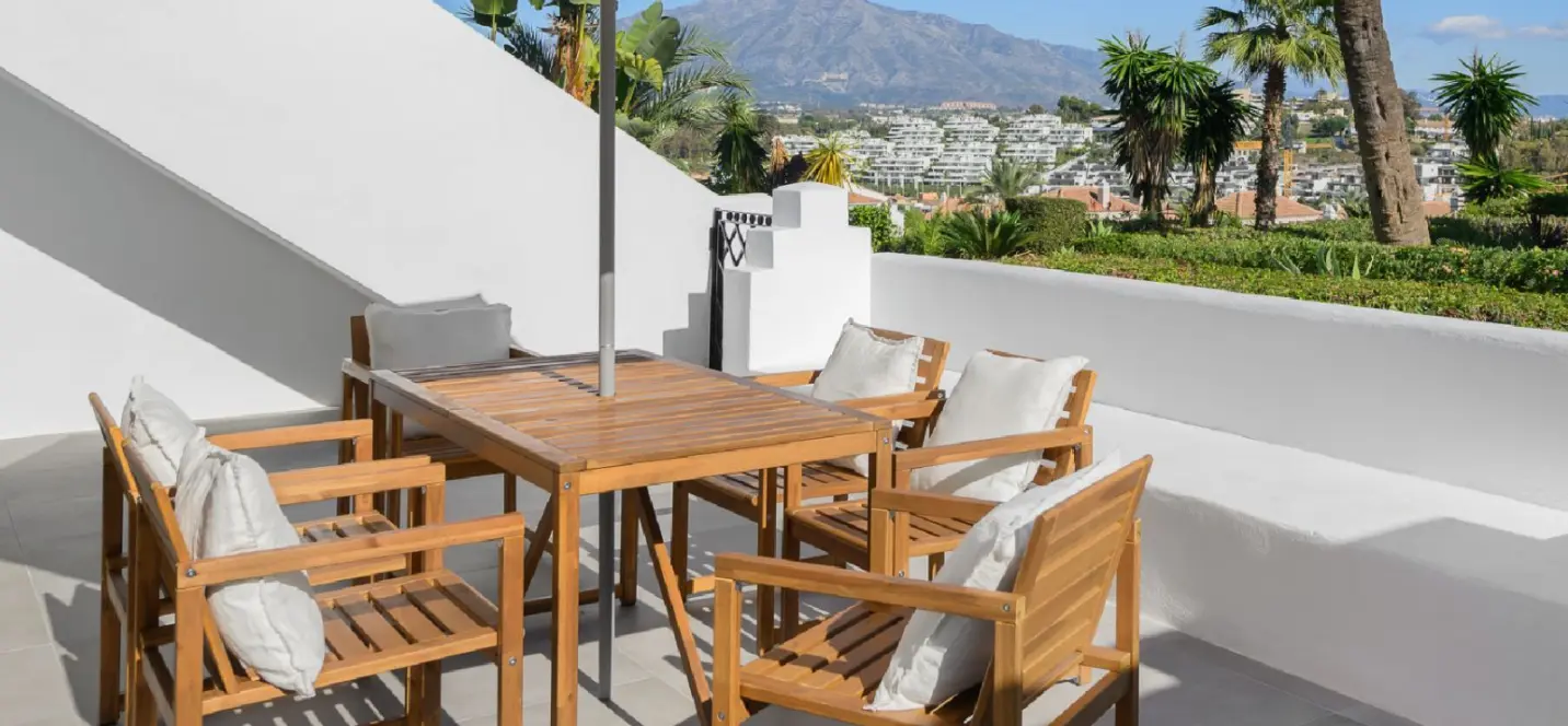 Sale of townhouse in Estepona 2