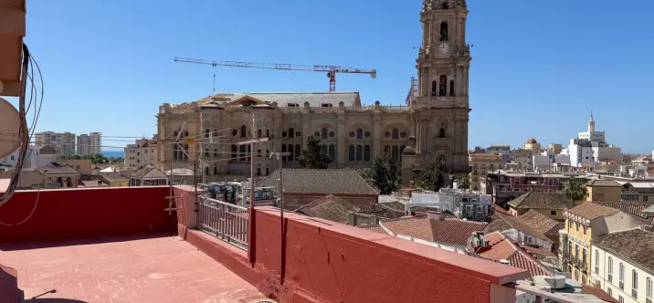 Venta de apartamento en planta media en Centro Histórico 1