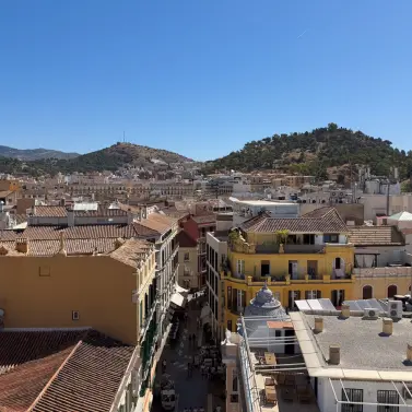 Venta de apartamento en planta media en Centro Histórico