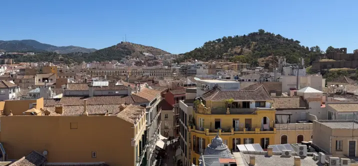 Venta de apartamento en planta media en Centro Histórico 2