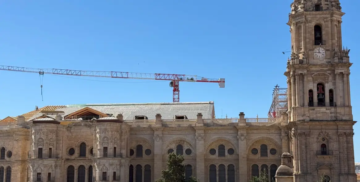 Продажа апартаментов на среднем этаже в Centro Histórico 4
