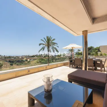 Venta de apartamento en planta media en Nueva Andalucía