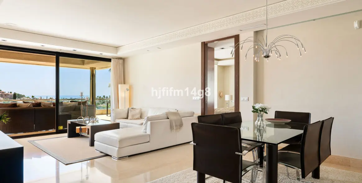 Venta de apartamento en planta media en Nueva Andalucía 5