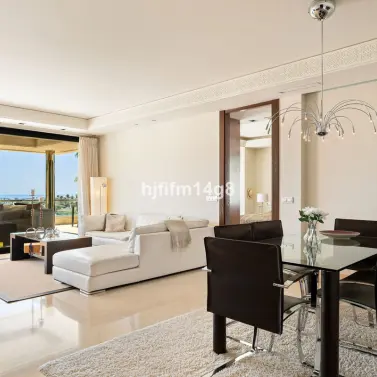 Venta de apartamento en planta media en Nueva Andalucía