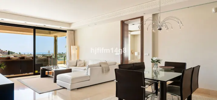 Venta de apartamento en planta media en Nueva Andalucía 4
