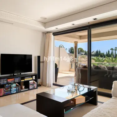 Venta de apartamento en planta media en Nueva Andalucía