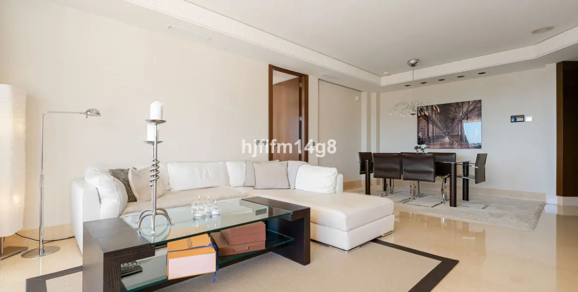 Venta de apartamento en planta media en Nueva Andalucía 7