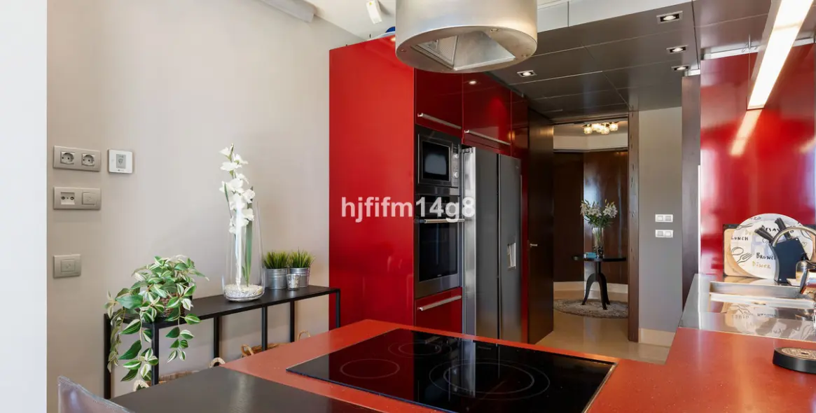 Venta de apartamento en planta media en Nueva Andalucía 9