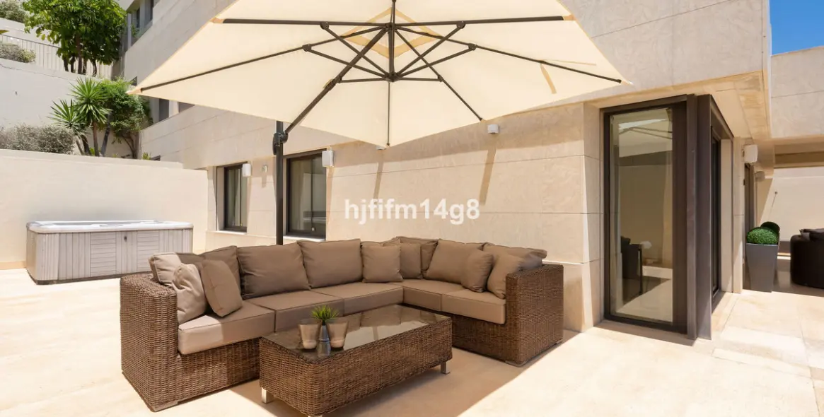 Venta de apartamento en planta media en Nueva Andalucía 26