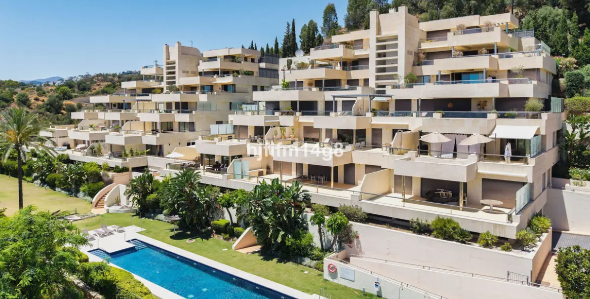 Venta de apartamento en planta media en Nueva Andalucía 29