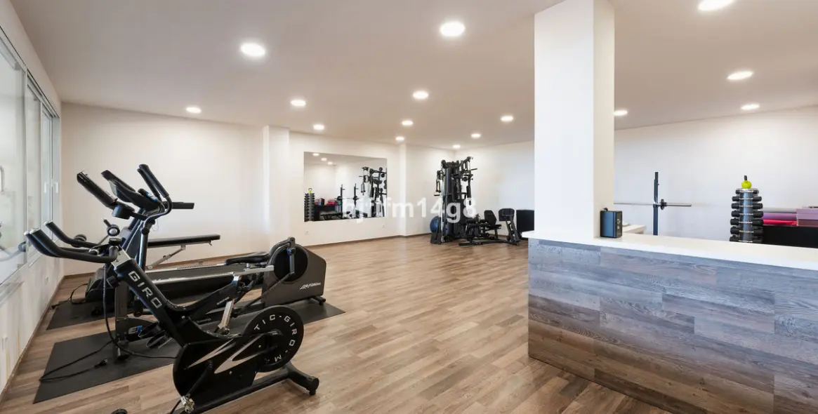 Venta de apartamento en planta media en Nueva Andalucía 32
