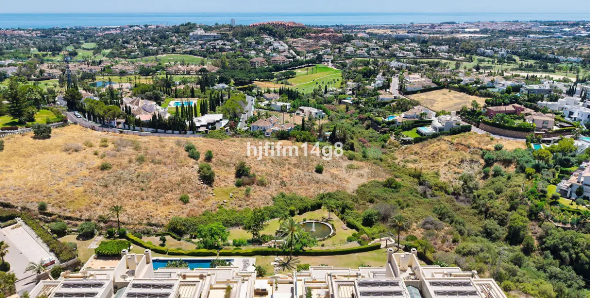 Venta de apartamento en planta media en Nueva Andalucía 35