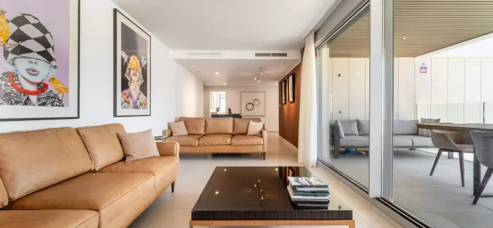 Venta de apartamento en planta media en Elviria 3