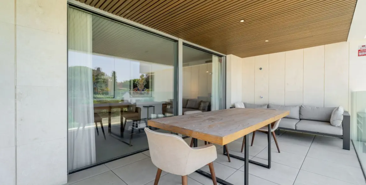 Venta de apartamento en planta media en Elviria 21