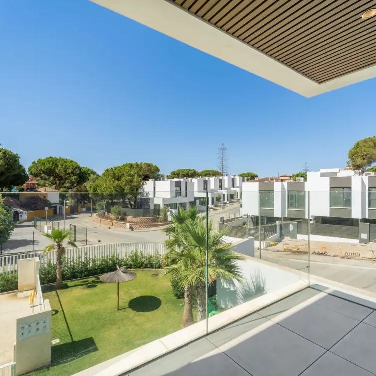 Venta de apartamento en planta media en Elviria