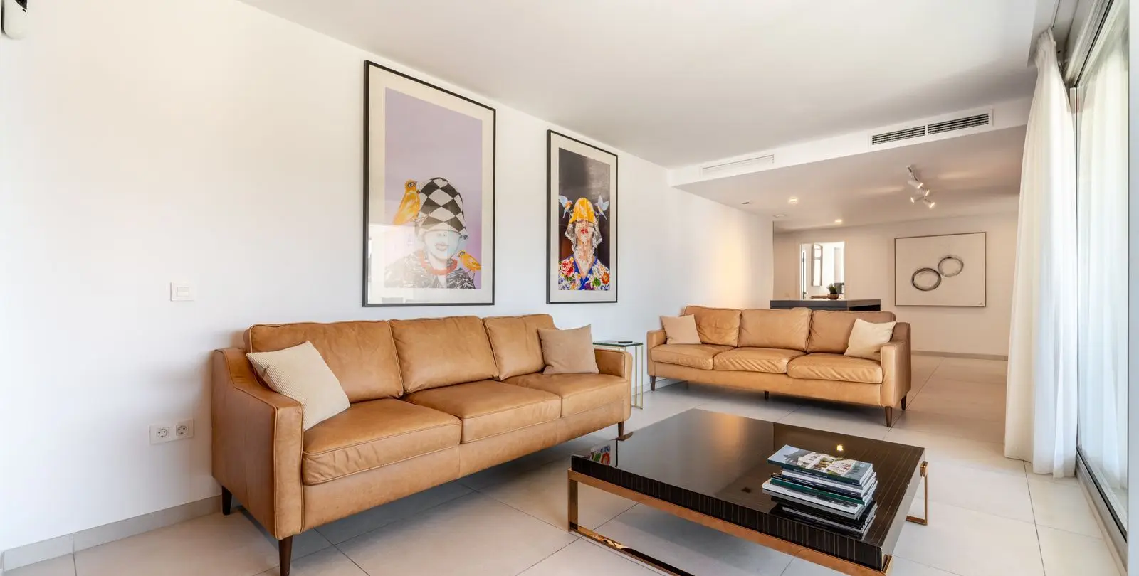 Sale of middle floor apartment in Elviria 3