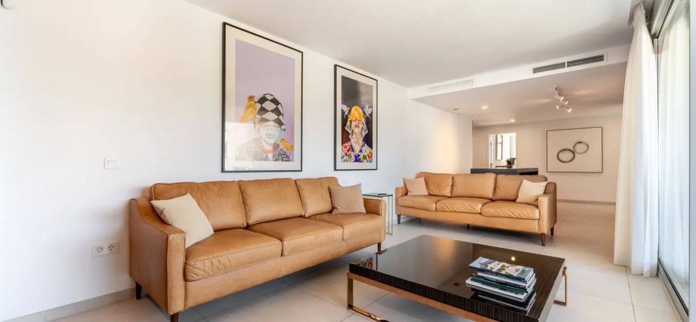 Venta de apartamento en planta media en Elviria 2