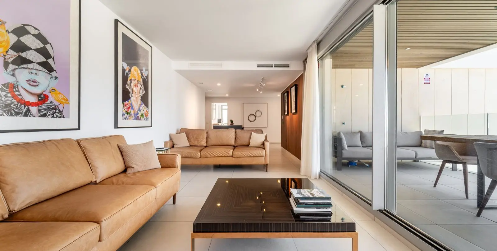 Sale of middle floor apartment in Elviria 4