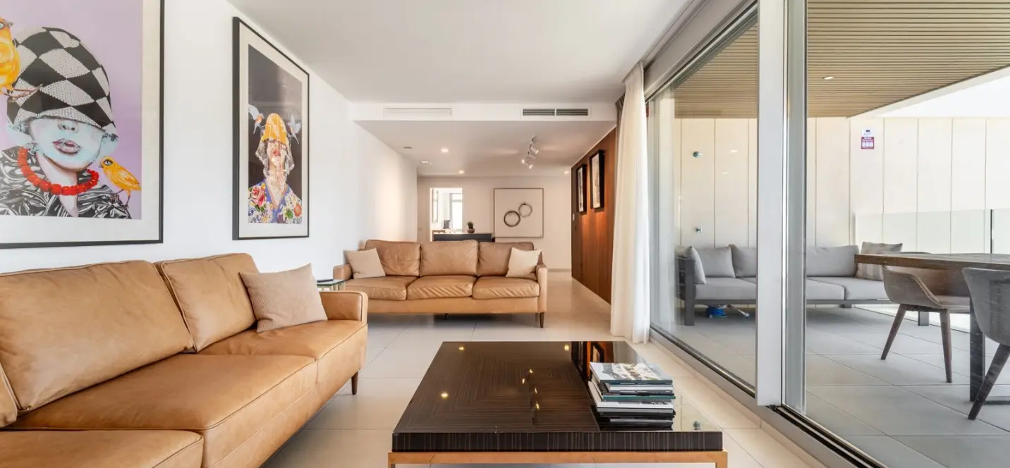 Venta de apartamento en planta media en Elviria 3