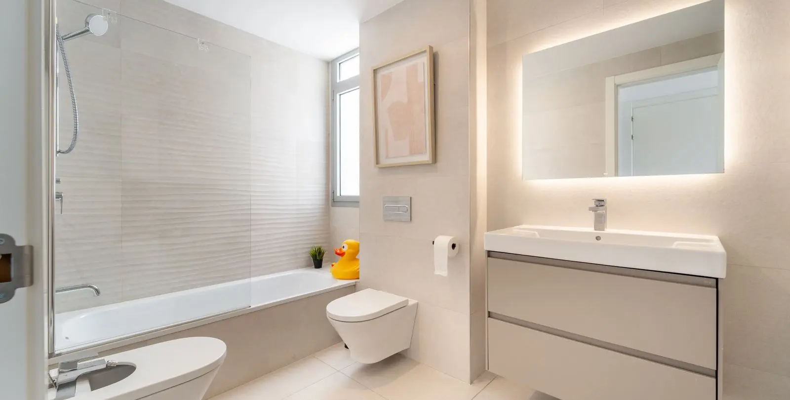 Sale of middle floor apartment in Elviria 27