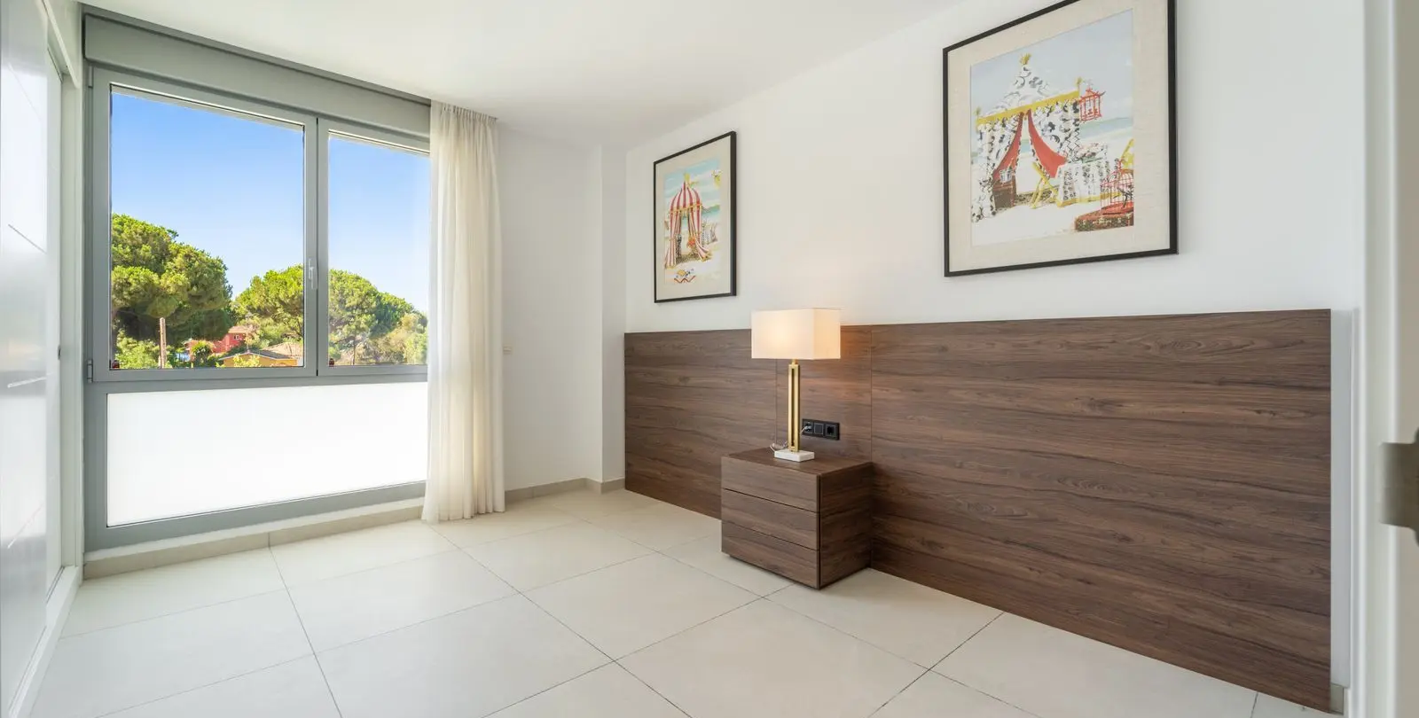 Sale of middle floor apartment in Elviria 39