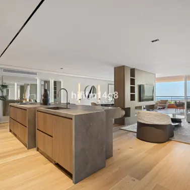 Venta de apartamento en planta media en Nueva Andalucía