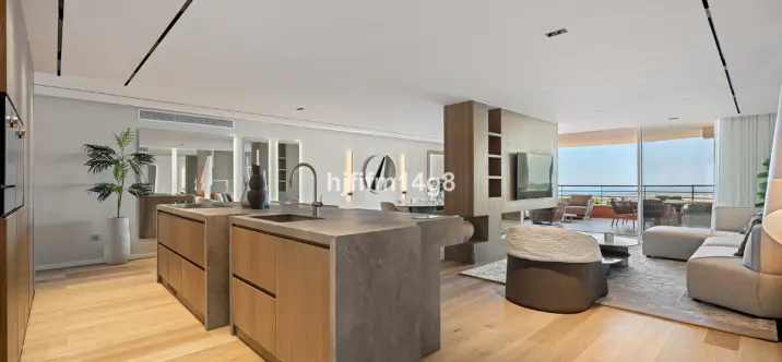 Venta de apartamento en planta media en Nueva Andalucía 0