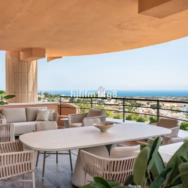 Venta de apartamento en planta media en Nueva Andalucía