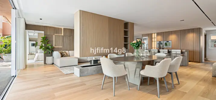 Venta de apartamento en planta media en Nueva Andalucía 3