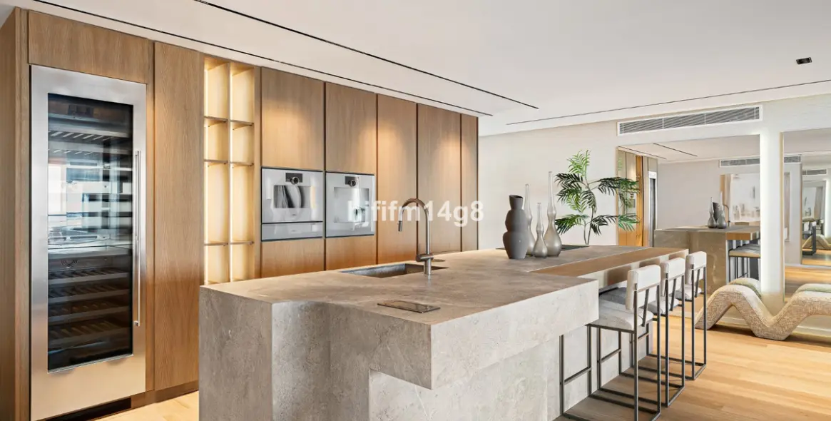 Venta de apartamento en planta media en Nueva Andalucía 7