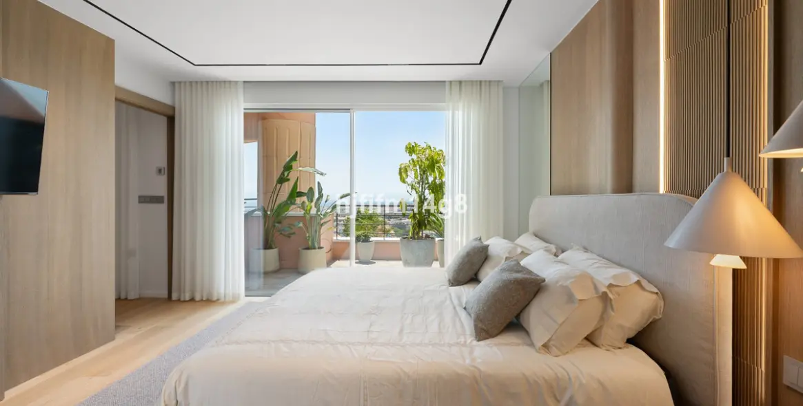 Venta de apartamento en planta media en Nueva Andalucía 19