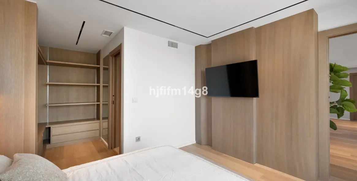Venta de apartamento en planta media en Nueva Andalucía 21