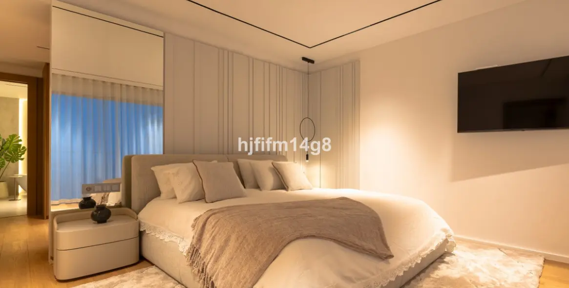 Venta de apartamento en planta media en Nueva Andalucía 45