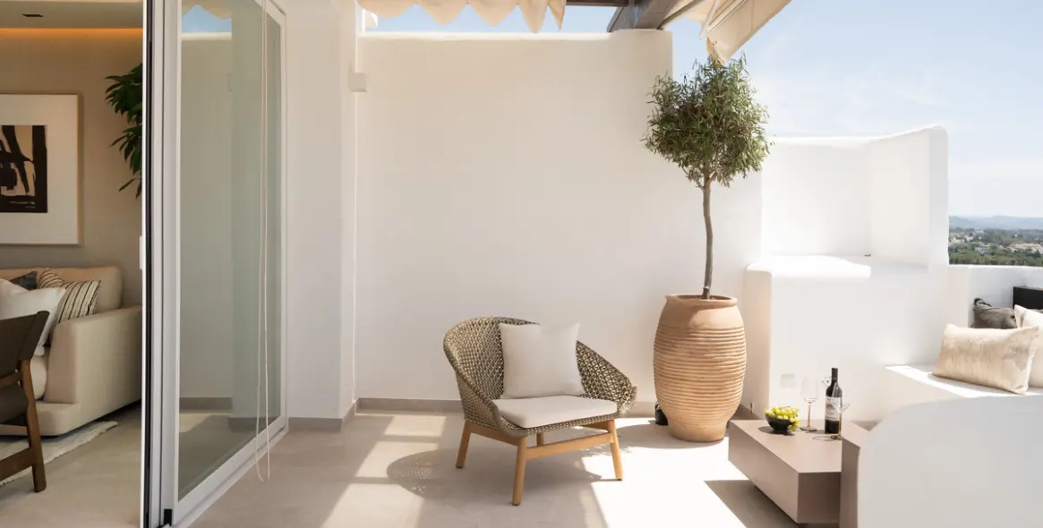 Venta de ático dúplex en Benahavís 15