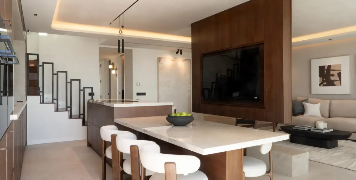 Venta de ático dúplex en Benahavís 18