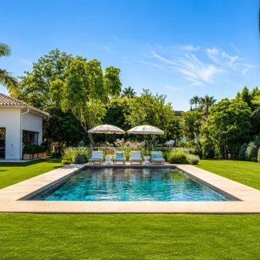 Venta de villa independiente en Nueva Andalucía