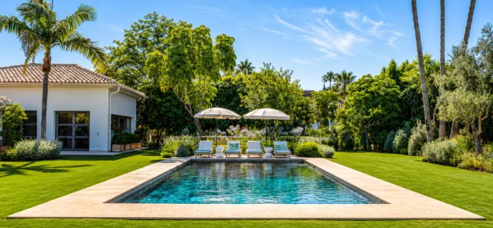 Venta de villa independiente en Nueva Andalucía 2