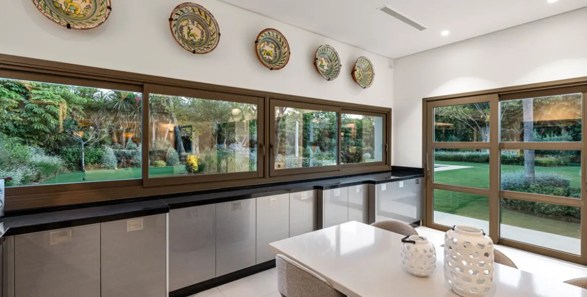 Venta de villa independiente en Nueva Andalucía 11