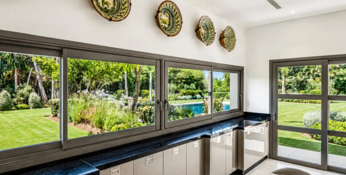 Venta de villa independiente en Nueva Andalucía 13