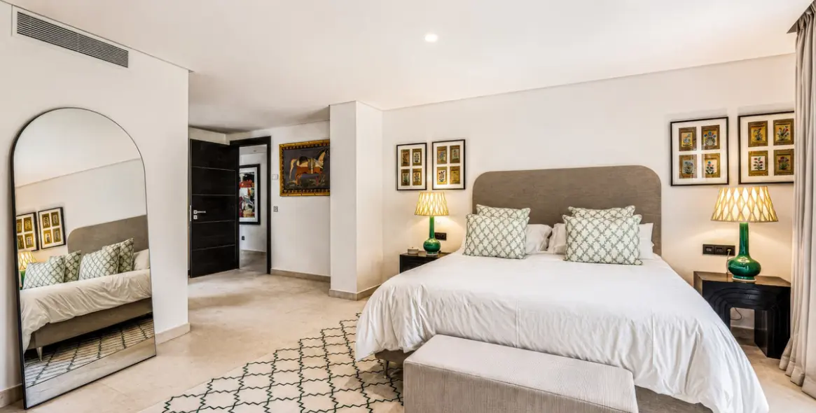 Venta de villa independiente en Nueva Andalucía 14