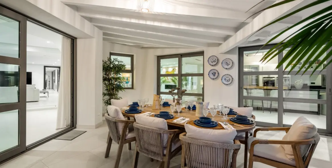 Venta de villa independiente en Nueva Andalucía 24