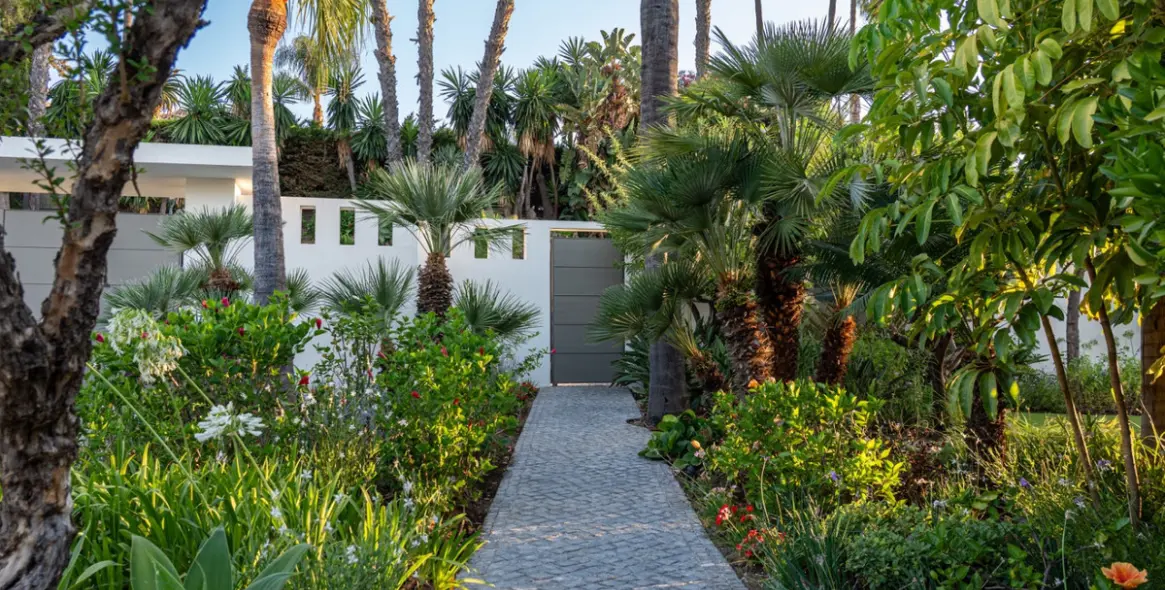 Venta de villa independiente en Nueva Andalucía 25