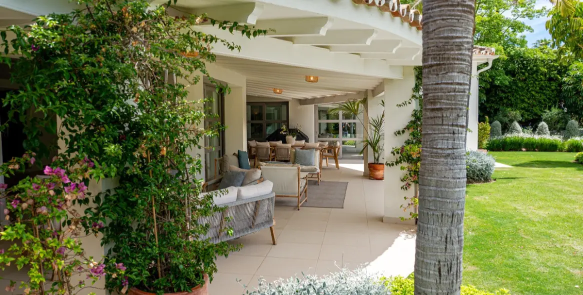 Venta de villa independiente en Nueva Andalucía 26