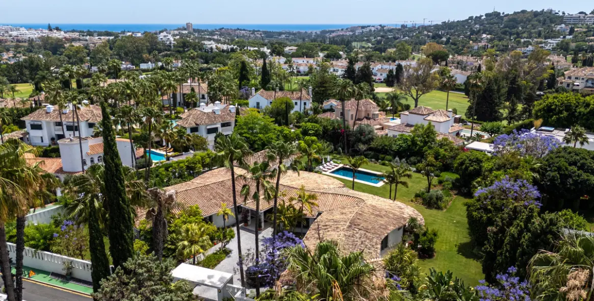 Venta de villa independiente en Nueva Andalucía 33