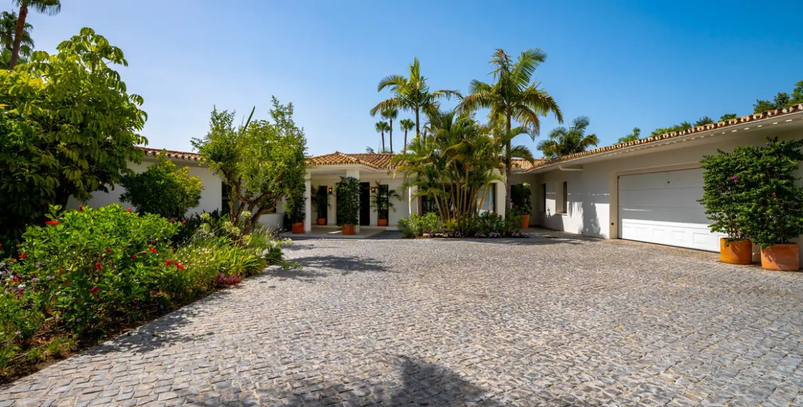 Sale of detached villa in Nueva Andalucía 5