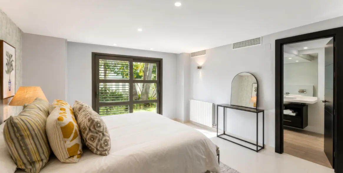 Sale of detached villa in Nueva Andalucía 18