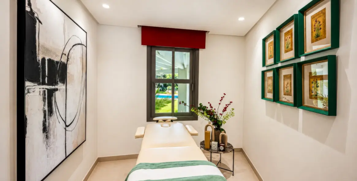 Sale of detached villa in Nueva Andalucía 19